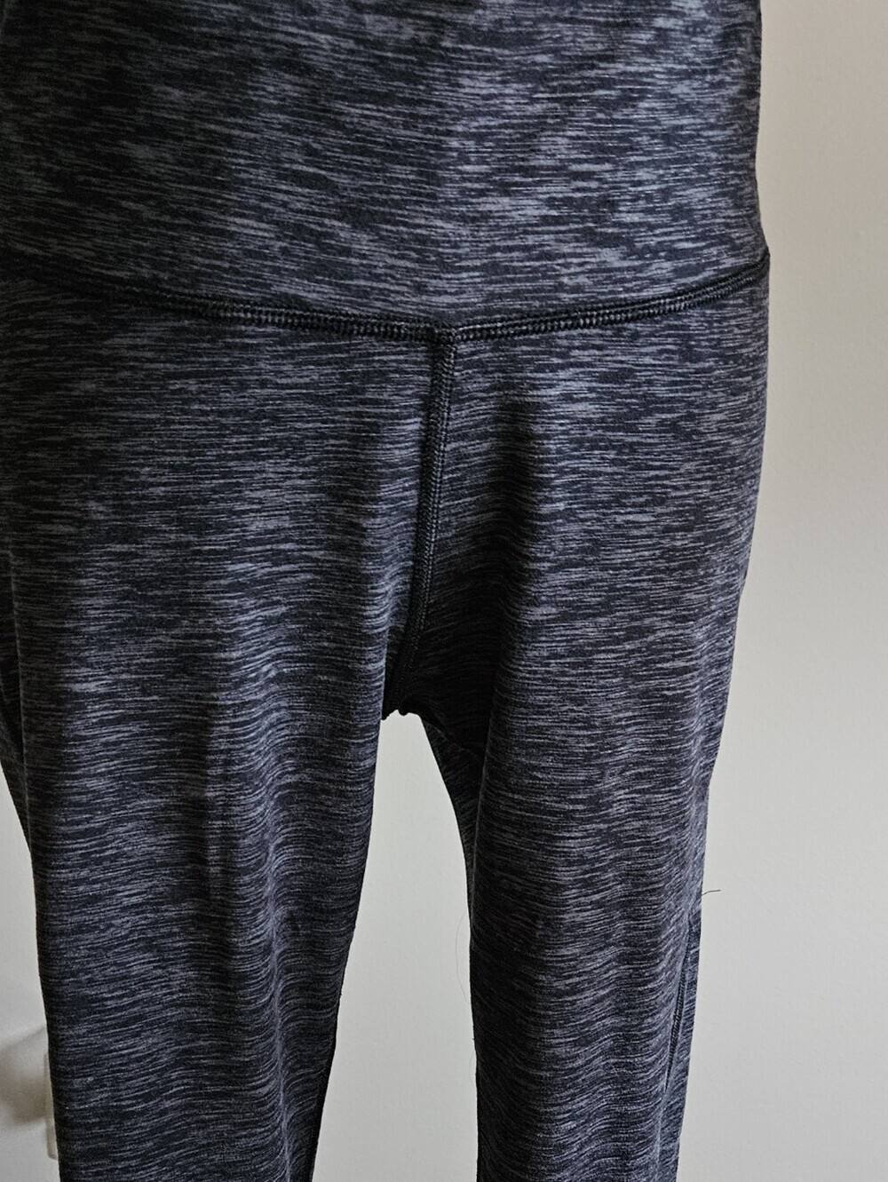 Ewedoos Heathered Charcoal Gray Active Leggings With Side Pockets. Size L